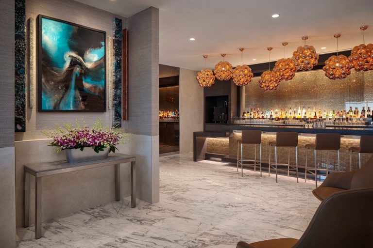 Guide: American Airlines Flagship Lounges