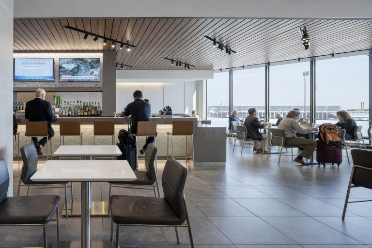 Guide: American Airlines Admirals Club Lounges