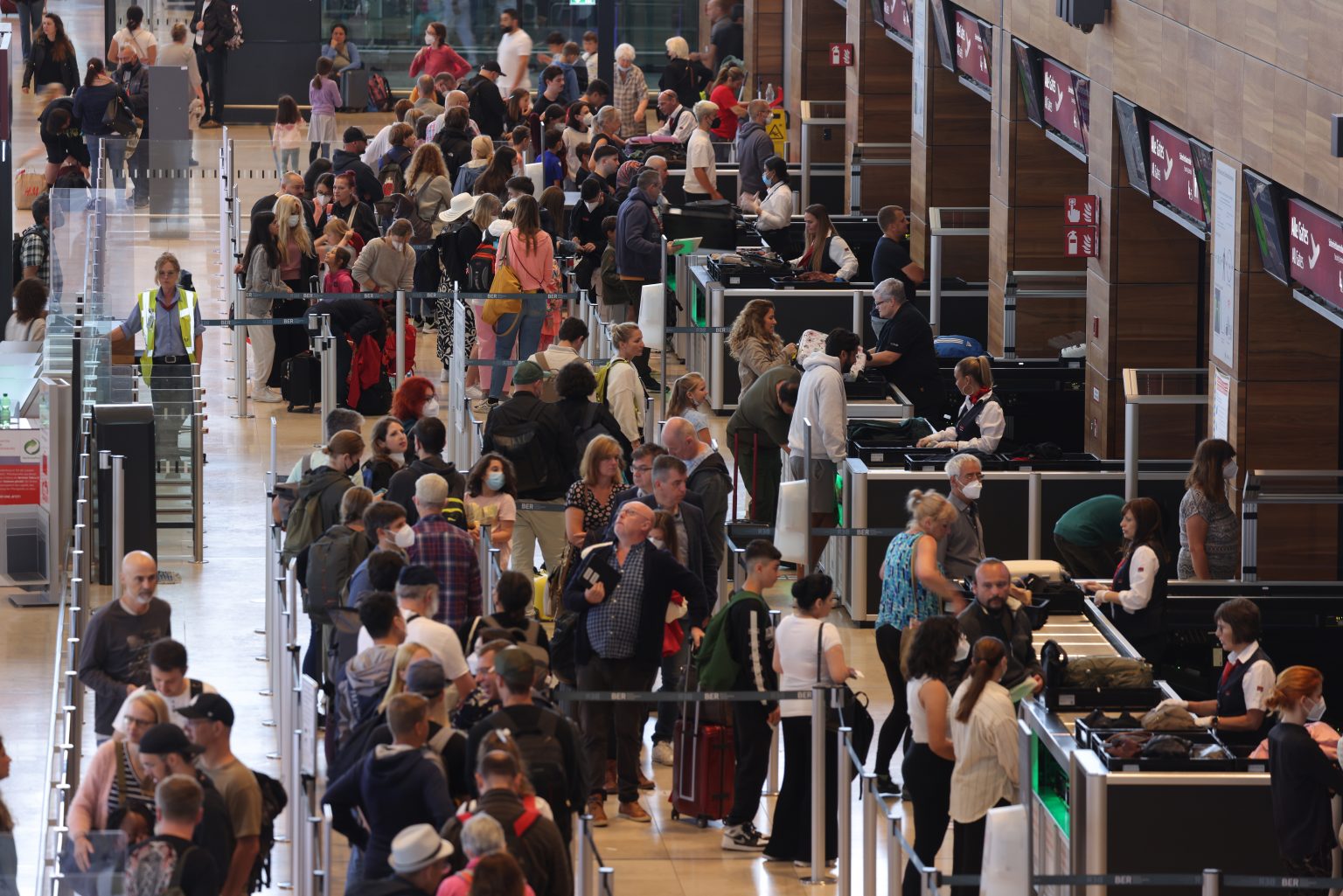 Alaska Airlines launches its Baggage Tag Travelling on Points