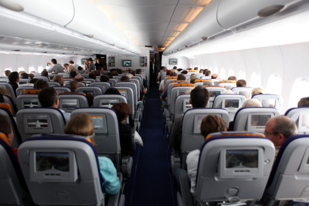 involveret alkove is Lufthansa Changes Economy Light Seat Policy with a Charge