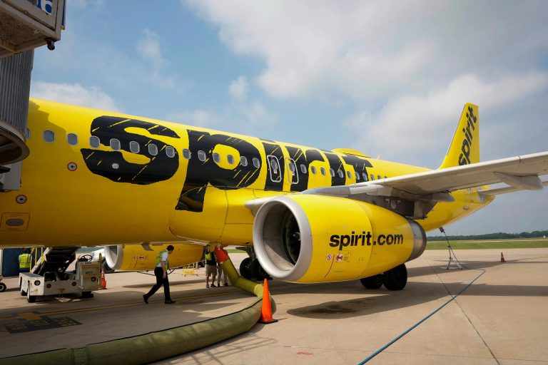 Spirit Airlines Tightens Dress Code